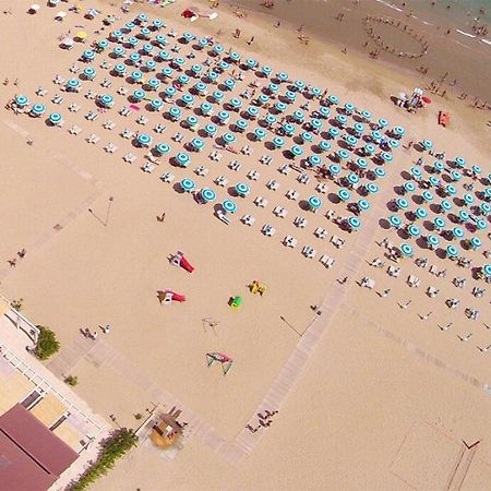 Baia Degli Aranci Camping Village Vieste Esterno foto