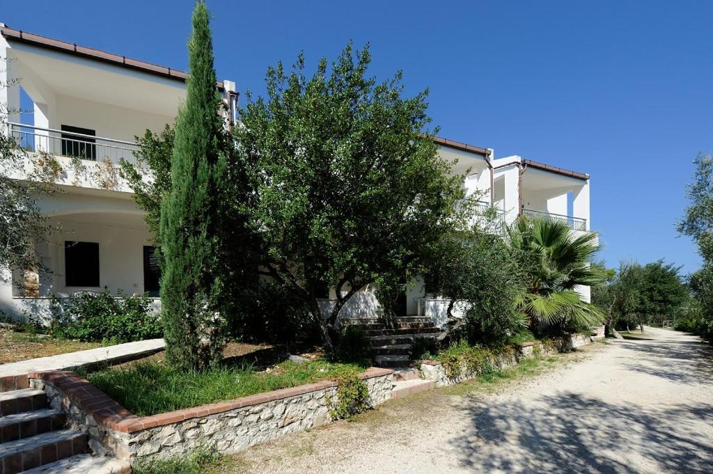 Baia Degli Aranci Camping Village Vieste Esterno foto