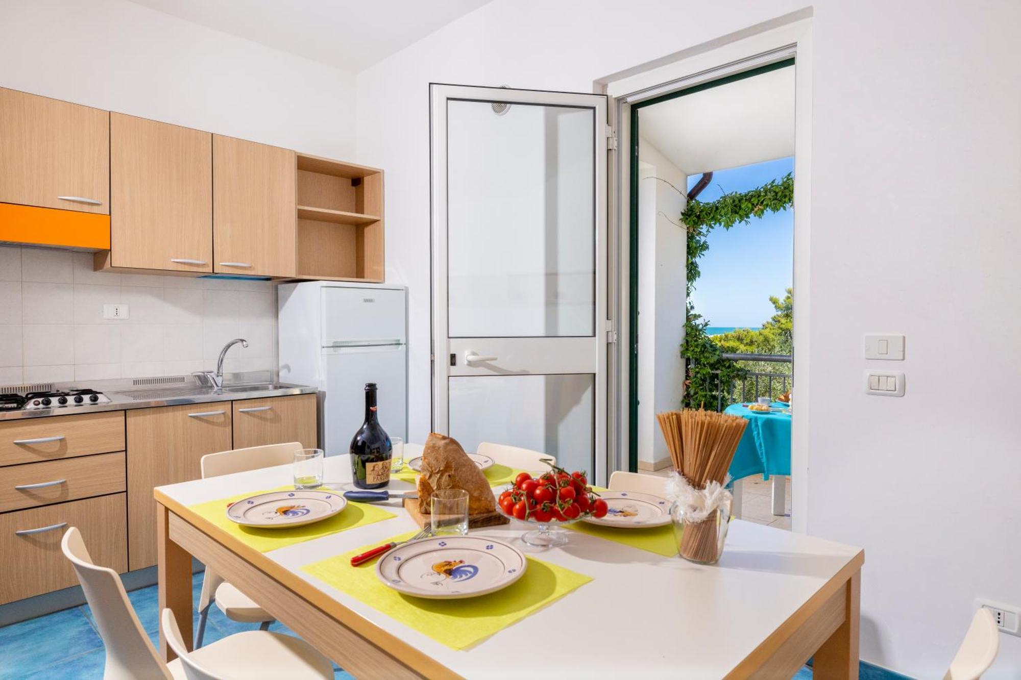 Baia Degli Aranci Camping Village Vieste Esterno foto