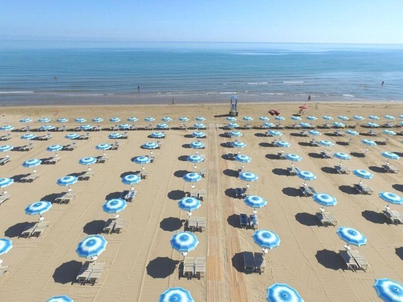 Baia Degli Aranci Camping Village Vieste Esterno foto