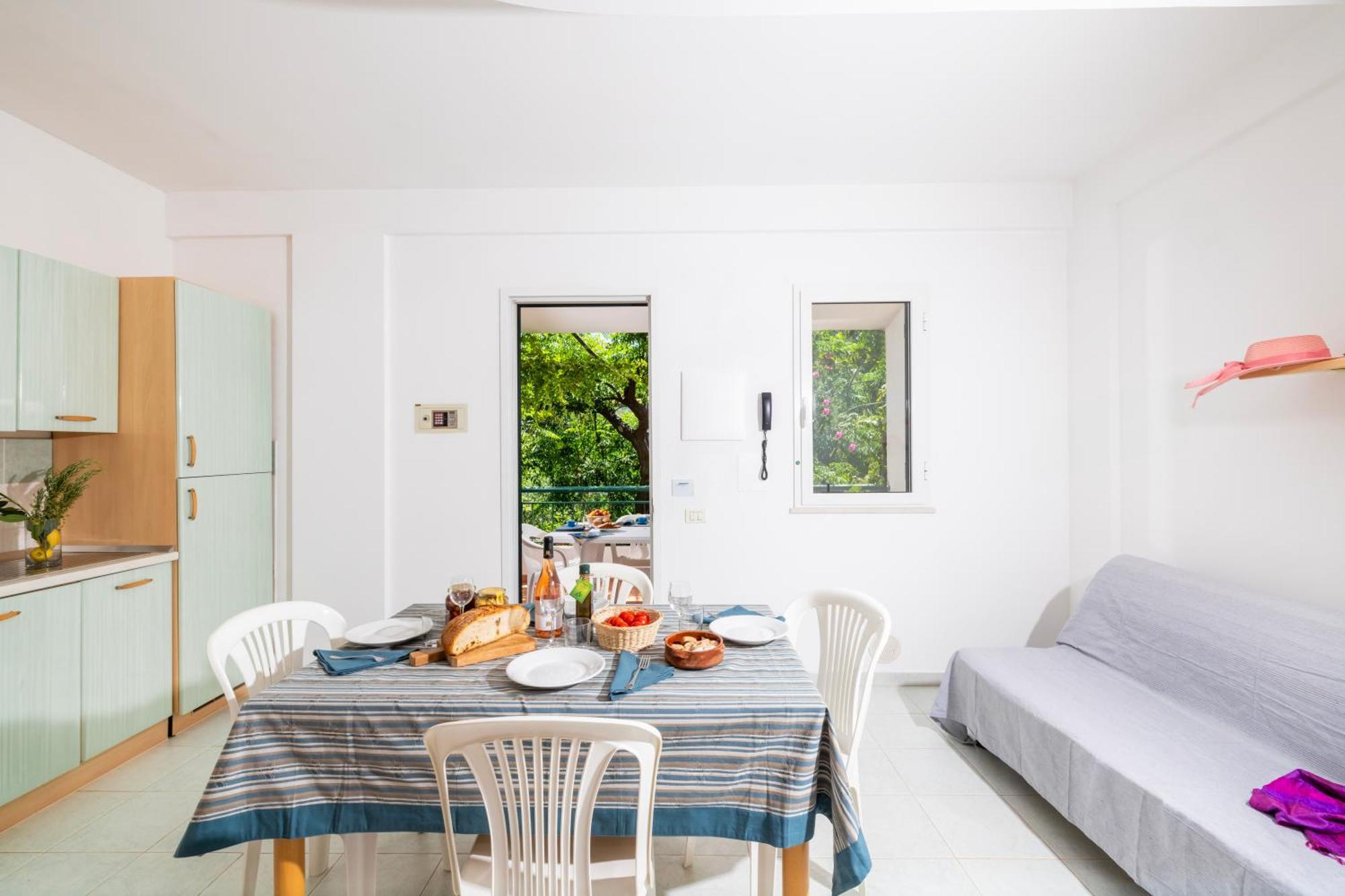 Baia Degli Aranci Camping Village Vieste Esterno foto