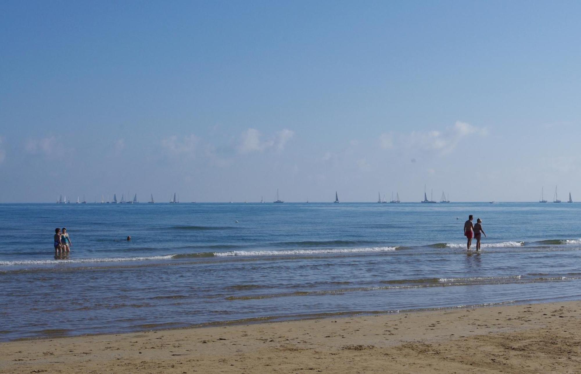 Baia Degli Aranci Camping Village Vieste Esterno foto