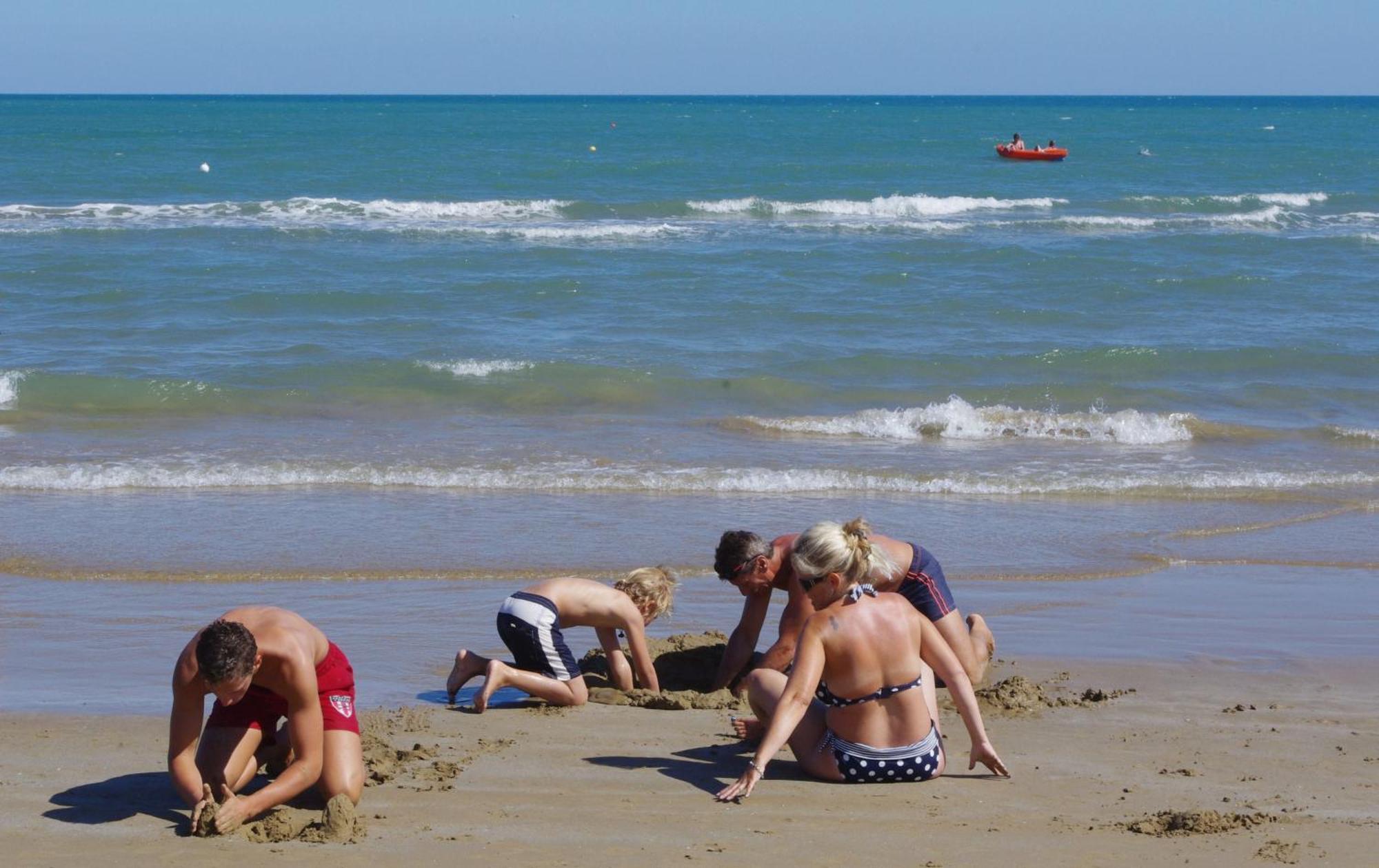 Baia Degli Aranci Camping Village Vieste Esterno foto
