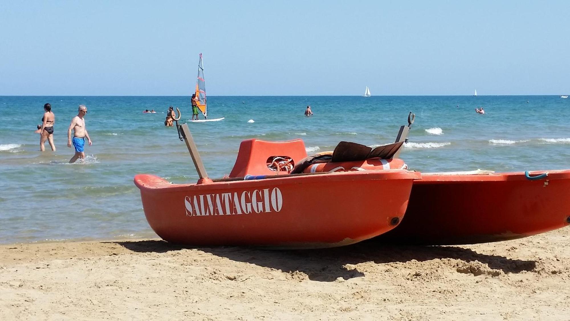 Baia Degli Aranci Camping Village Vieste Esterno foto