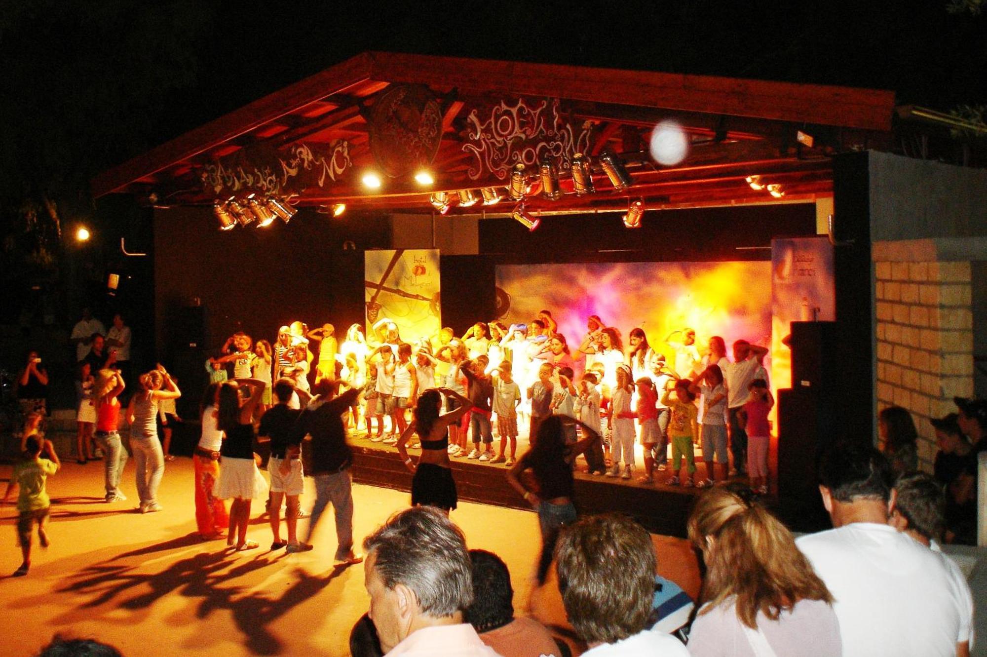 Baia Degli Aranci Camping Village Vieste Esterno foto