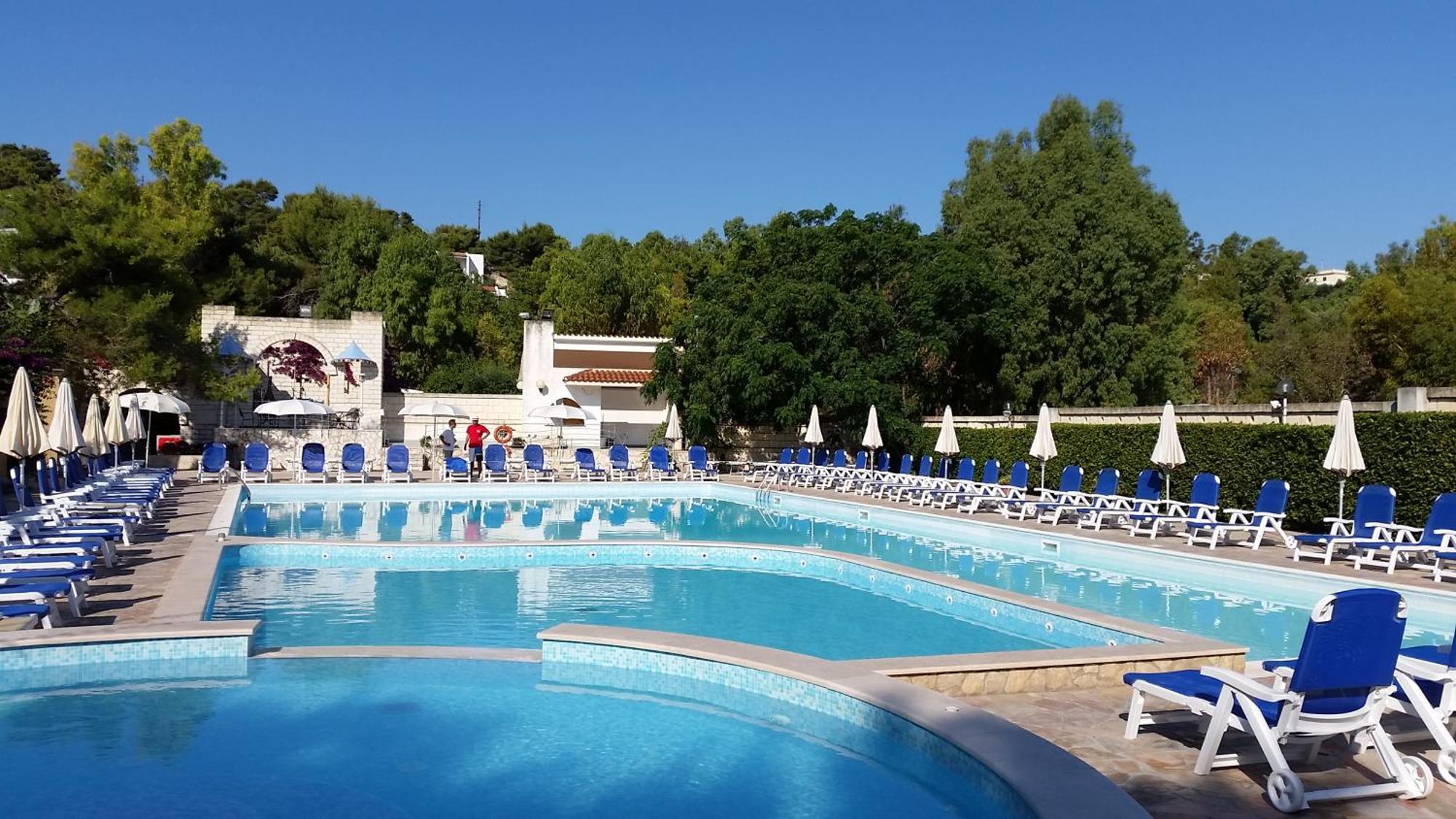 Baia Degli Aranci Camping Village Vieste Esterno foto