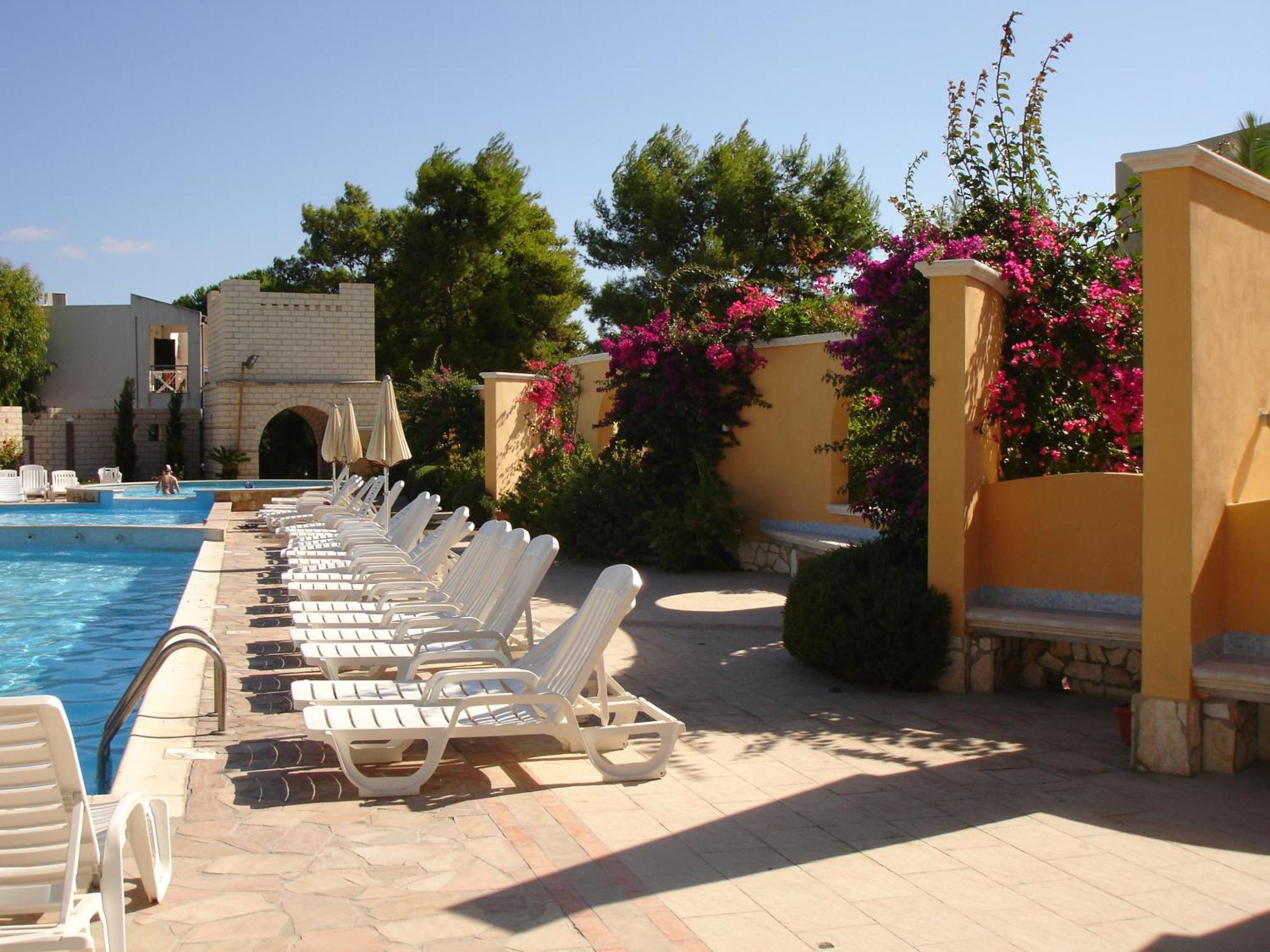 Baia Degli Aranci Camping Village Vieste Esterno foto