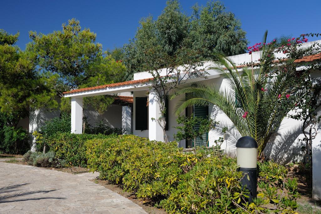 Baia Degli Aranci Camping Village Vieste Esterno foto